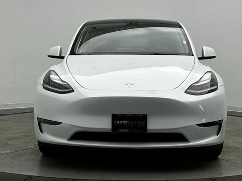 Used 2022 Tesla Model Y Long Range image 2
