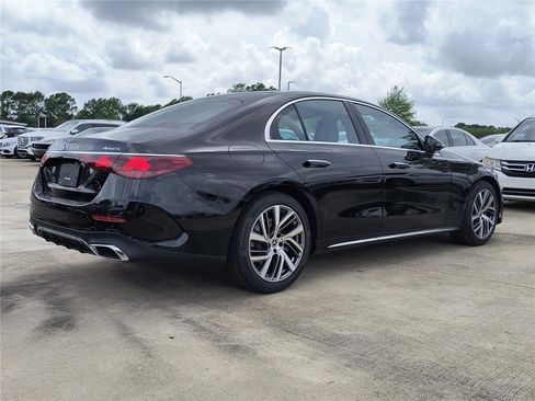 New 2026 Mercedes-Benz E 350 4MATIC Sedan image 4