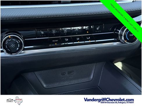 New 2026 Chevrolet Equinox LT w/ Safety and Technology Package FWD image 17