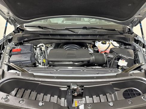 Certified 2025 Chevrolet Suburban Premier RWD image 30