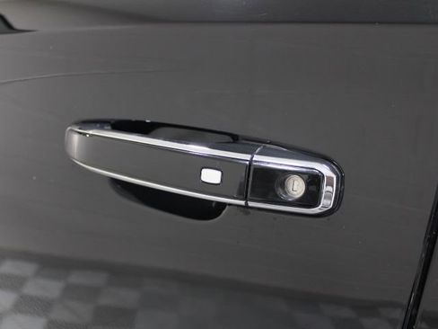 Used 2019 GMC Yukon Denali w/ Denali Ultimate Package image 17