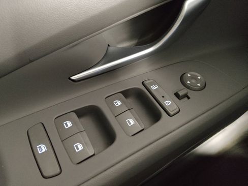 Used 2023 Hyundai Elantra SEL w/ Winter Weather Package image 27