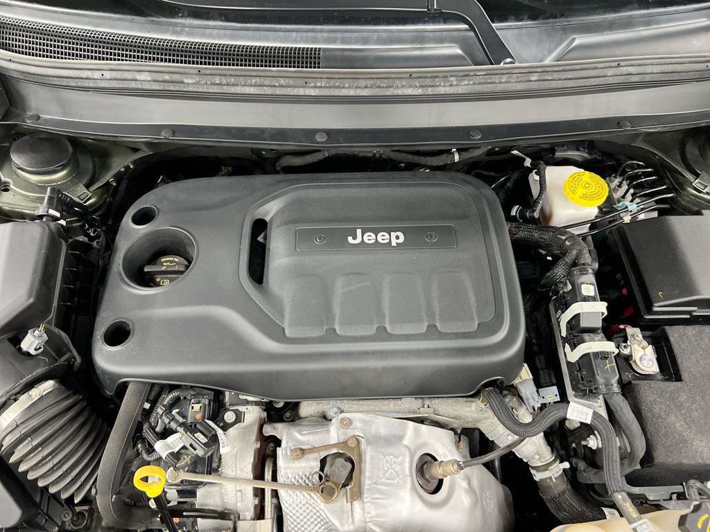 Used 2021 Jeep Cherokee Latitude Lux 80th Anniv w/ Quick Order Package 2YU 80th AWD/4WD image 25