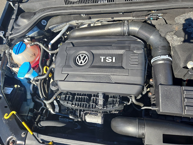 Used 2016 Volkswagen Jetta SEL w/ Lighting Package FWD image 28