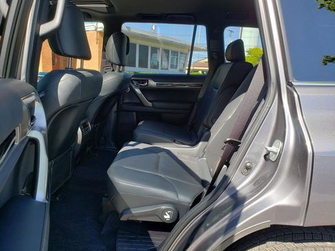 Used 2020 Lexus GX 460 Luxury w/ Luxury Sport Package AWD/4WD image 6