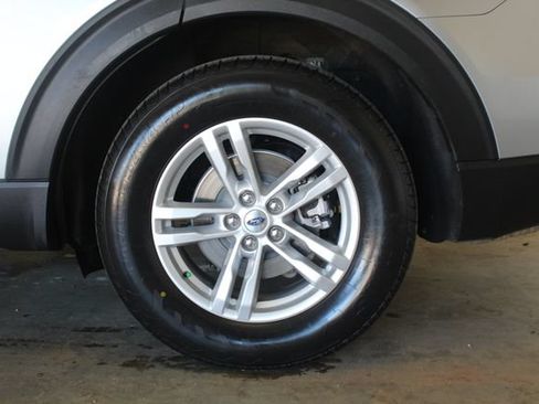 Used 2023 Ford Explorer XLT w/ Equipment Group 202A RWD image 29
