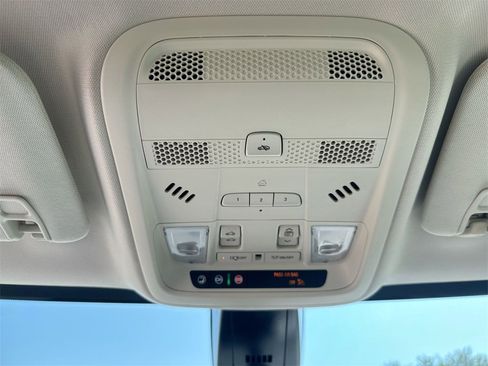 Used 2021 Cadillac XT5 Premium Luxury image 19