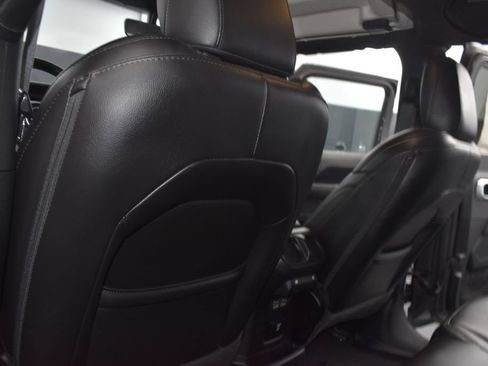 Used 2020 Jeep Wrangler Unlimited Sahara w/ Uconnect 4C Nav & Sound Group AWD/4WD image 22