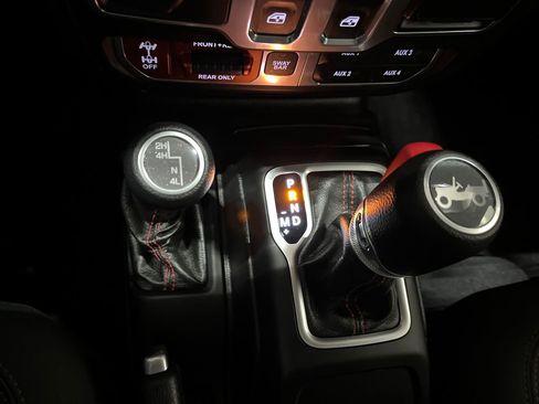 Used 2018 Jeep Wrangler Rubicon w/ Steel Bumper Group image 35