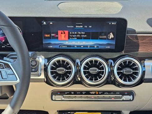New 2026 Mercedes-Benz GLB 250 4MATIC image 32