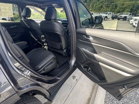 New 2025 Jeep Grand Cherokee L Altitude image 31