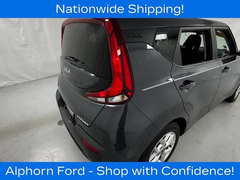 Used 2022 Kia Soul LX w/ Technology Package FWD image 3