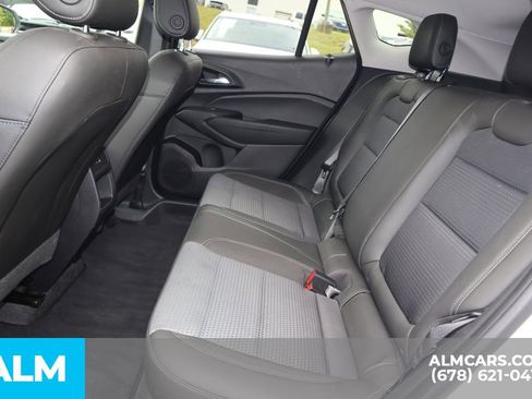 Used 2024 Chevrolet Trax LT FWD image 18
