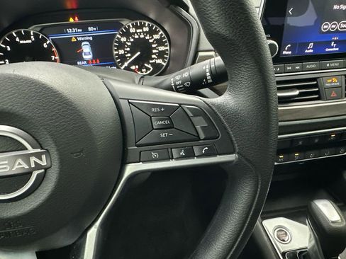 Used 2025 Nissan Altima 2.5 SV image 25