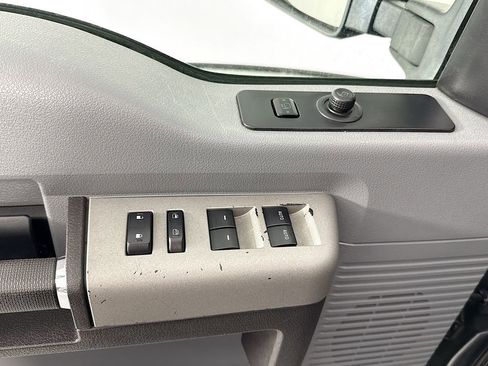 Used 2016 Ford F350 XLT w/ XLT Premium Package image 16