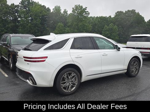 Used 2024 Genesis GV70 2.5T w/ Advanced Package AWD/4WD image 3