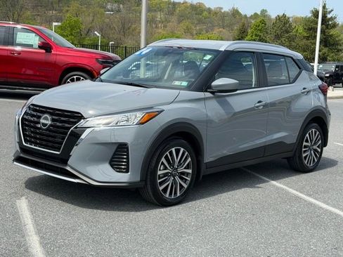 Used 2024 Nissan Kicks SV FWD image 9