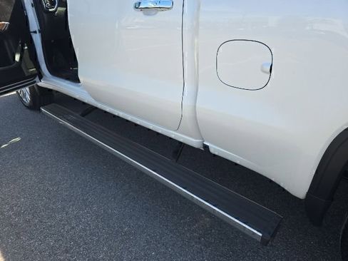 Used 2022 GMC Sierra 1500 Denali w/ Denali Premium Package AWD/4WD image 23