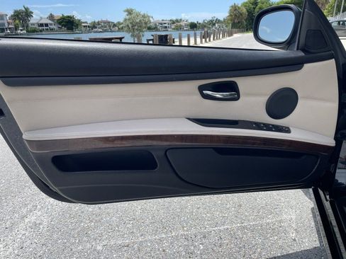 Used 2013 BMW 335i Convertible w/ Premium Pkg RWD image 22