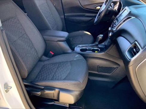 Used 2018 Chevrolet Equinox LT image 9