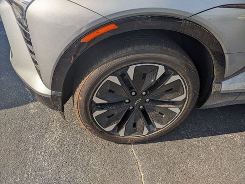 New 2025 Chevrolet Blazer EV RS image 11