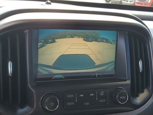 Used 2018 Chevrolet Colorado Z71 AWD/4WD image 17