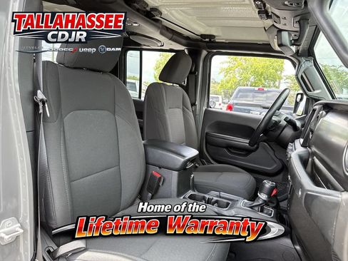 Used 2021 Jeep Gladiator Sport AWD/4WD image 28