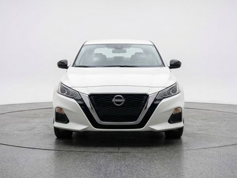 Used 2025 Nissan Altima 2.5 SV image 2