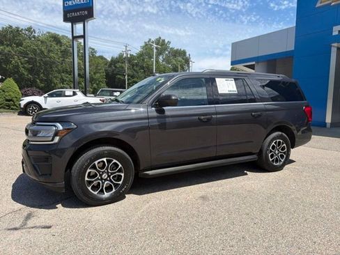 Used 2023 Ford Expedition Max XLT AWD/4WD image 2