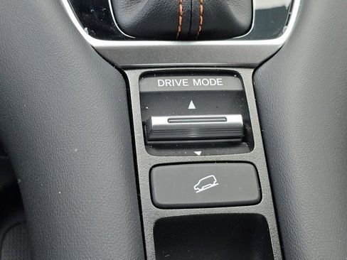 Used 2025 Honda HR-V Sport image 11