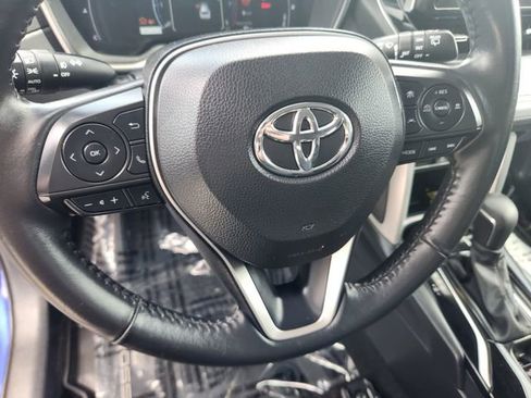 Used 2023 Toyota Corolla Cross XLE w/ Convenience Package AWD/4WD image 20