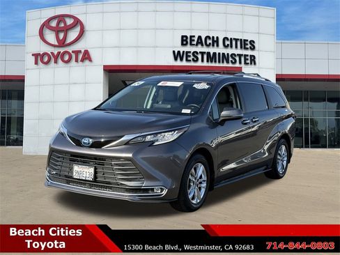 Certified 2024 Toyota Sienna Limited image 6