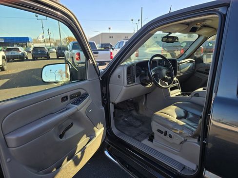 Used 2005 GMC Sierra 2500 SLT w/ Heavy-Duty Power Package image 21