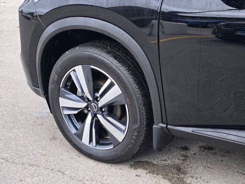 Used 2024 Nissan Rogue SL w/ SL Premium Package image 24