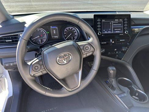 Used 2023 Toyota Camry SE image 12