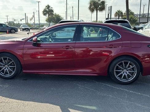 Used 2018 Toyota Camry XSE FWD image 5