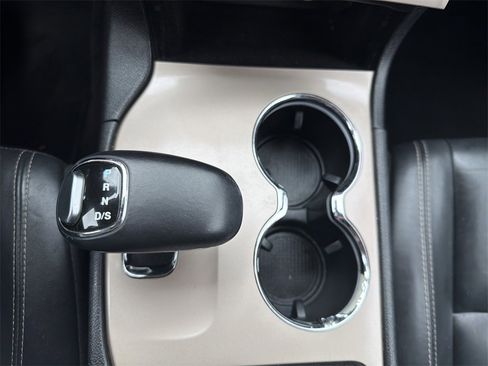 Used 2015 Jeep Grand Cherokee Limited image 32