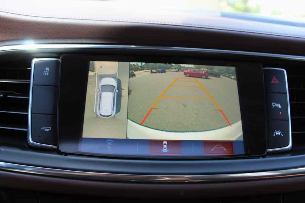Used 2018 Buick Enclave Avenir w/ Avenir Technology Package FWD image 19
