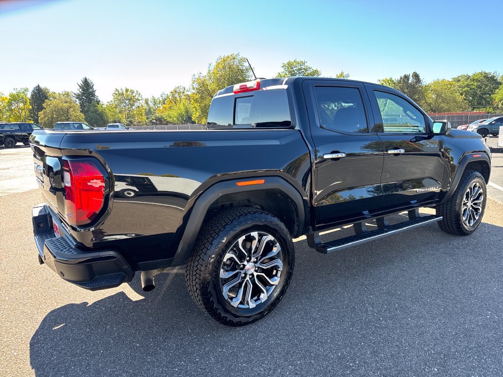 Used 2025 GMC Canyon Denali AWD/4WD image 5