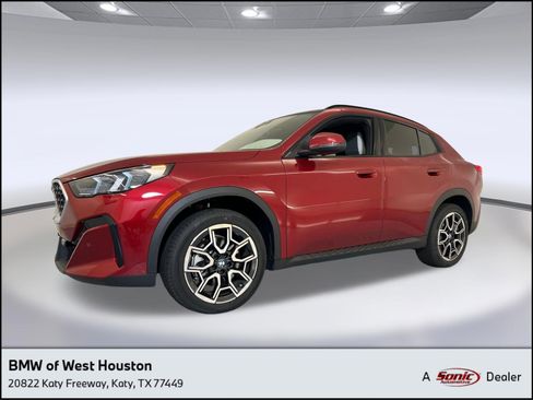Certified 2025 BMW X2 xDrive28i w/ Premium Package AWD/4WD image 1
