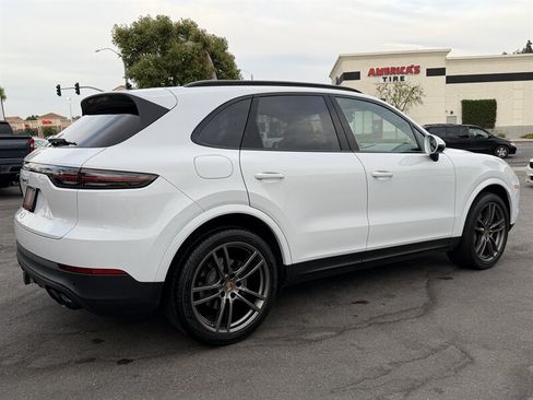 Used 2023 Porsche Cayenne S Platinum w/ Premium Package Plus AWD/4WD image 18