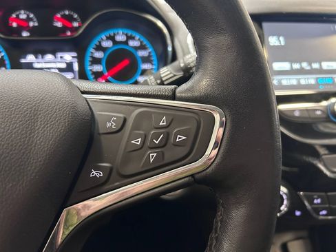 Used 2018 Chevrolet Cruze Premier FWD image 10