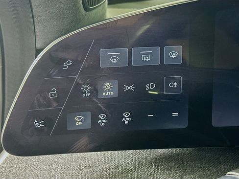 Used 2024 Lucid Air Touring AWD/4WD image 16