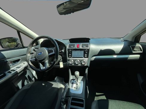Used 2017 Subaru Crosstrek 2.0i Premium w/ Moonroof Package AWD/4WD image 9