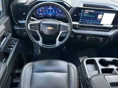 Used 2024 Chevrolet Silverado 2500 LTZ AWD/4WD image 15