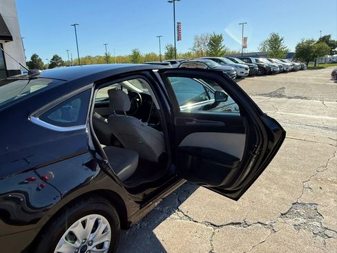 Used 2019 Ford Fusion S FWD image 21