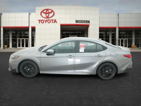 New 2026 Toyota Camry SE image 9