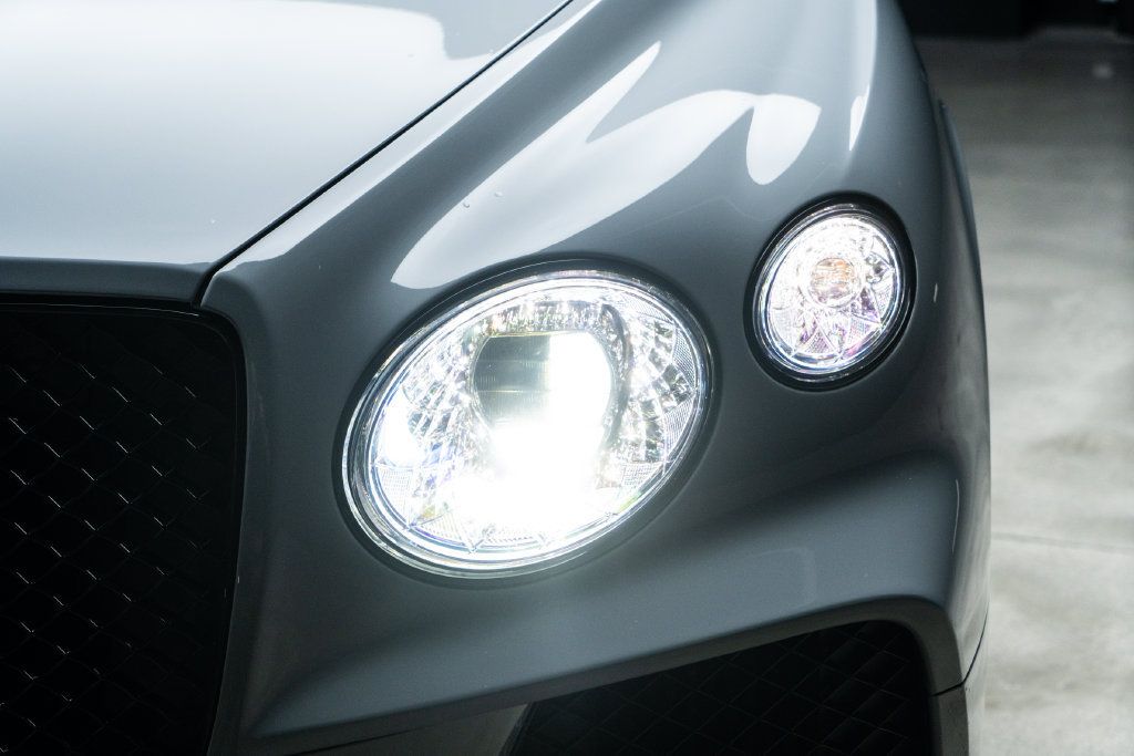 Used 2022 Bentley Bentayga AWD/4WD image 4