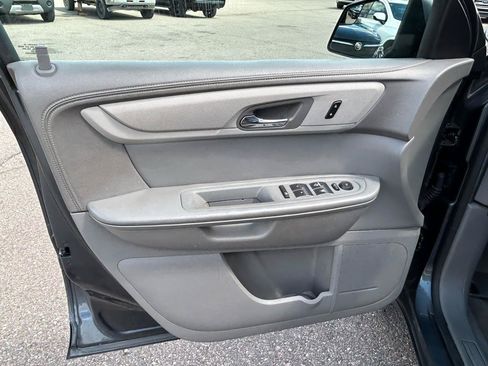 Used 2013 Chevrolet Traverse LS FWD image 15