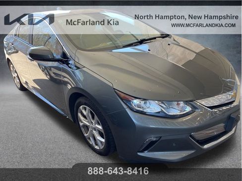 Used 2017 Chevrolet Volt Premier w/ Driver Confidence II Package FWD image 3